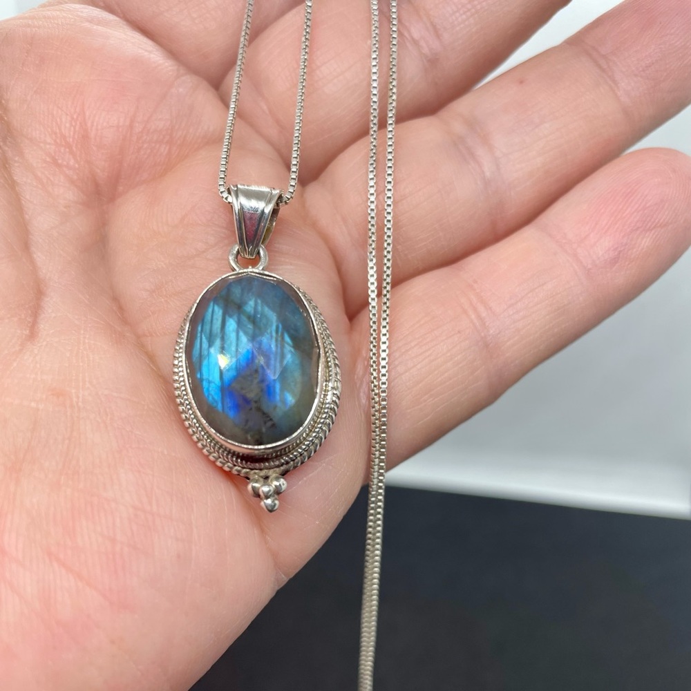 Sterling Silver Labradorite Necklace